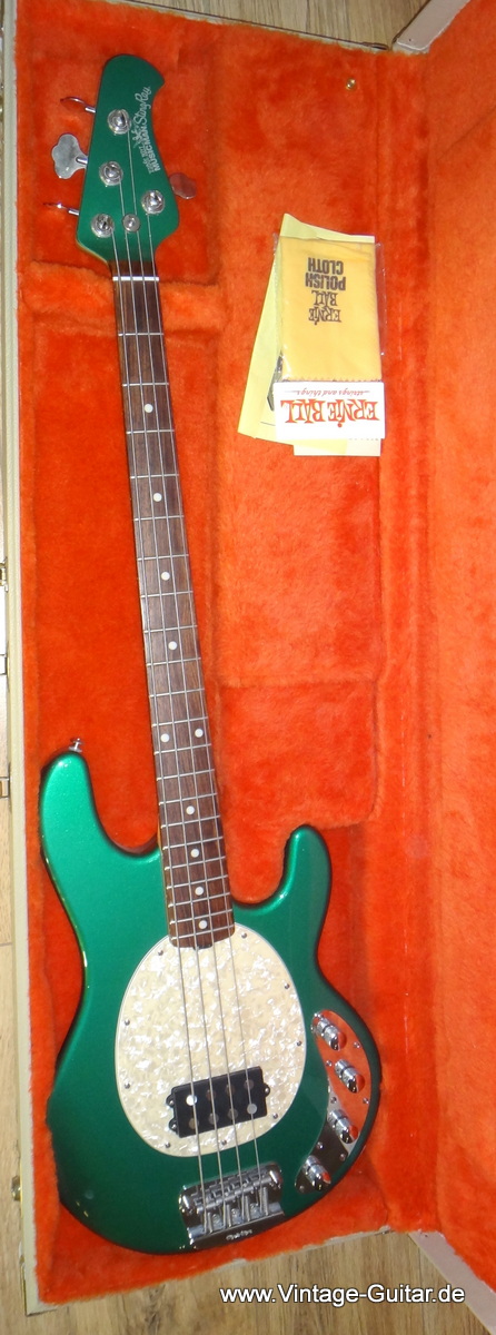 Musicman Stingray green matallic-003.JPG
